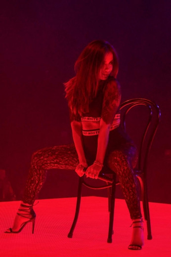 anitta-performs-with-j-balvin-during-vibras-tour-at-the-american-airlines-arena-in-miami-florida-281018_7.jpg
